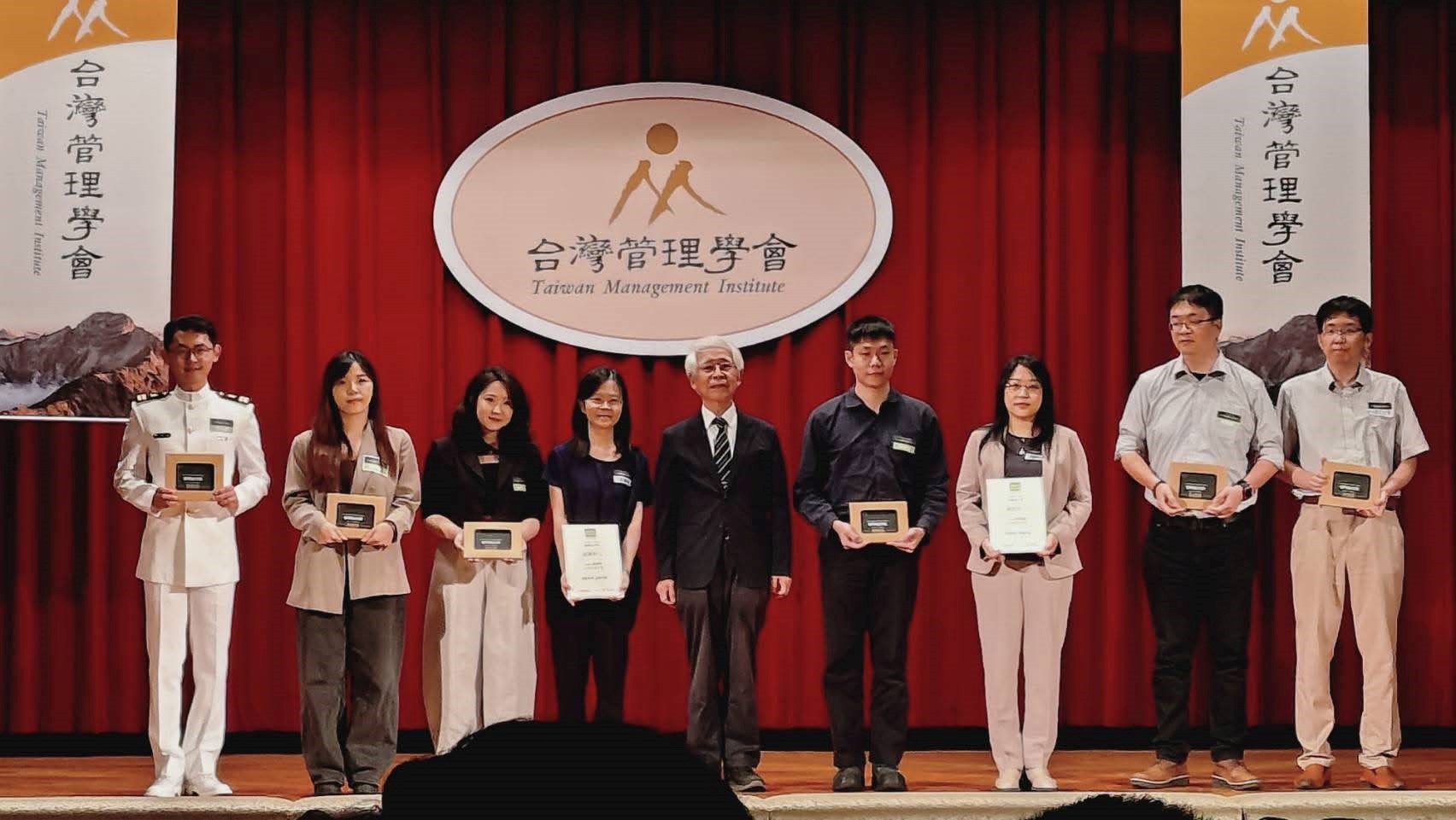 【恭賀】數據所邱勃誠同學榮獲「崇越論文大賞」-AI應用組的論文優等獎!
